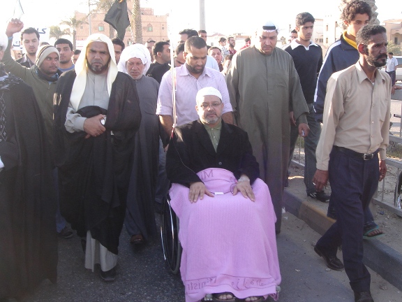 الآلاف يشاركون في مسيرة لبيك يا رسول الله